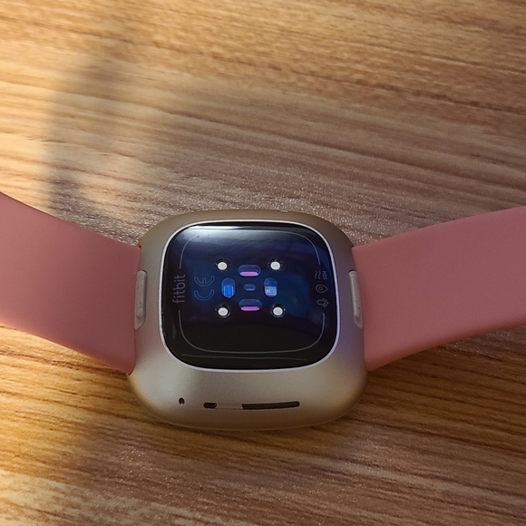 Fitbit versa 3 - Picture 3 of 4